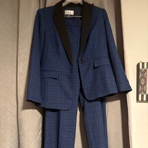 Le Suit Women’s Pantsuit Size 8